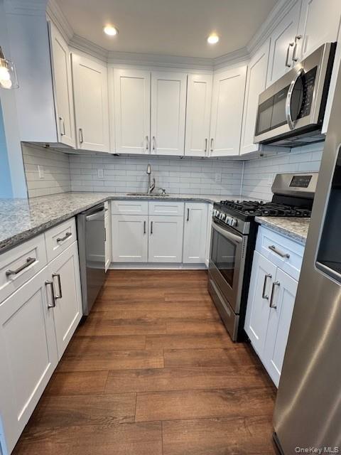 Building Photo - 404 Sara Cir