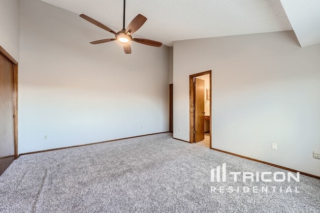 Building Photo - 3606 S Gibralter Cir