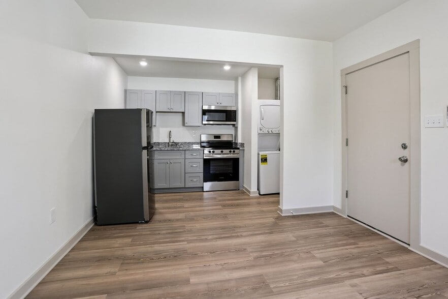 Building Photo - 720 Spain St