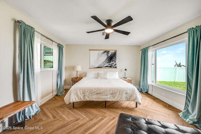 Building Photo - 1110 S Banana River Dr