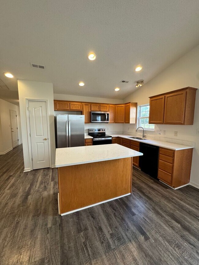 Building Photo - 132 Springwood Ln