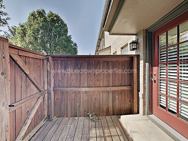 Building Photo - 6491 Bordeaux Ave