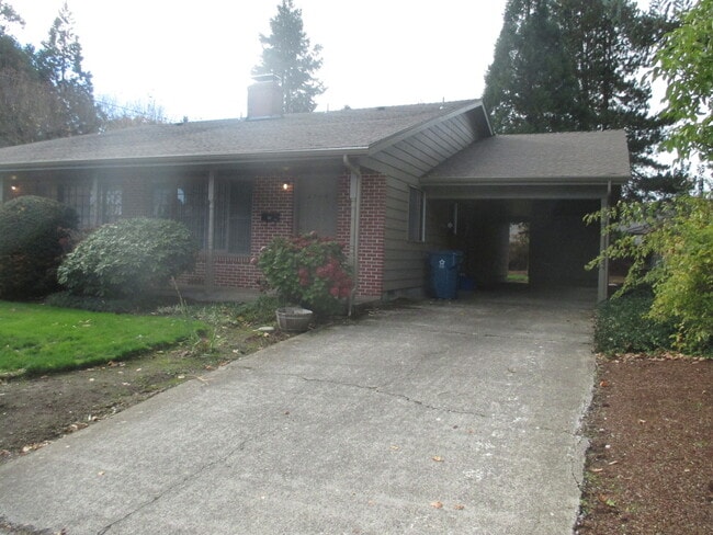 Primary Photo - Nice Two Bedroom with Fireplace