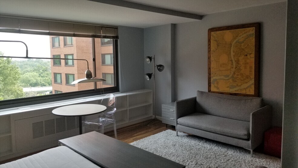 Building Photo - 1011 Arlington Blvd