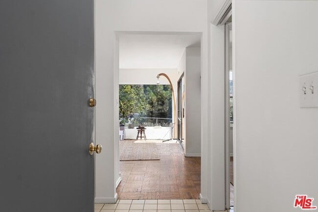 Building Photo - 2294 Mountain Oak Dr