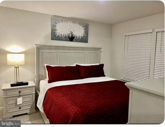 Building Photo - 5088 Silver Oak Dr