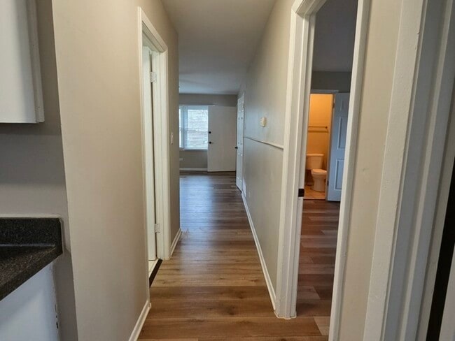 Building Photo - 43 W Ann St