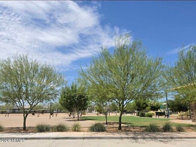 Building Photo - 18399 W Buckskin Trl