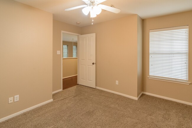 Building Photo - 57 Scarlet Woods Ct