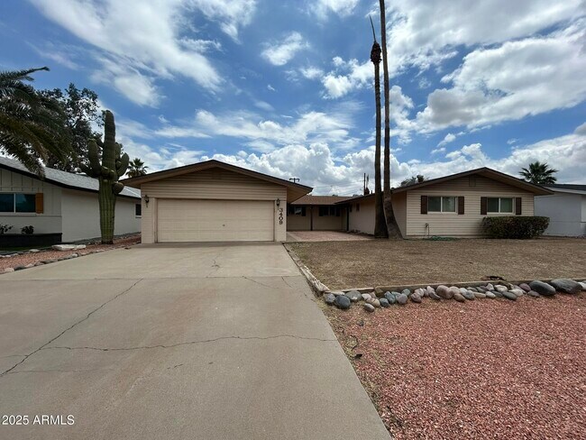 Primary Photo - 3409 E Mountain View Rd