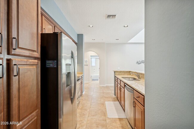 Building Photo - 3935 E Rough Rider Rd