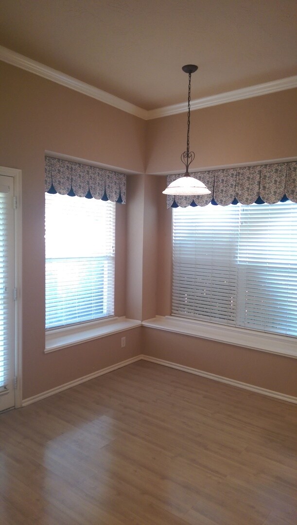 Building Photo - Storm Shelter!! Moore Schools 3 bed + offi...