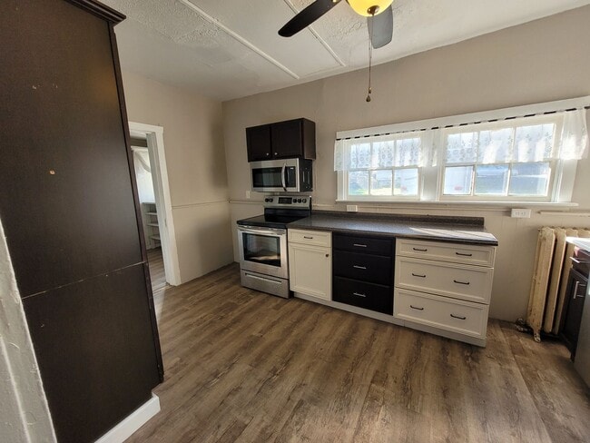 Building Photo - 55 N Church St