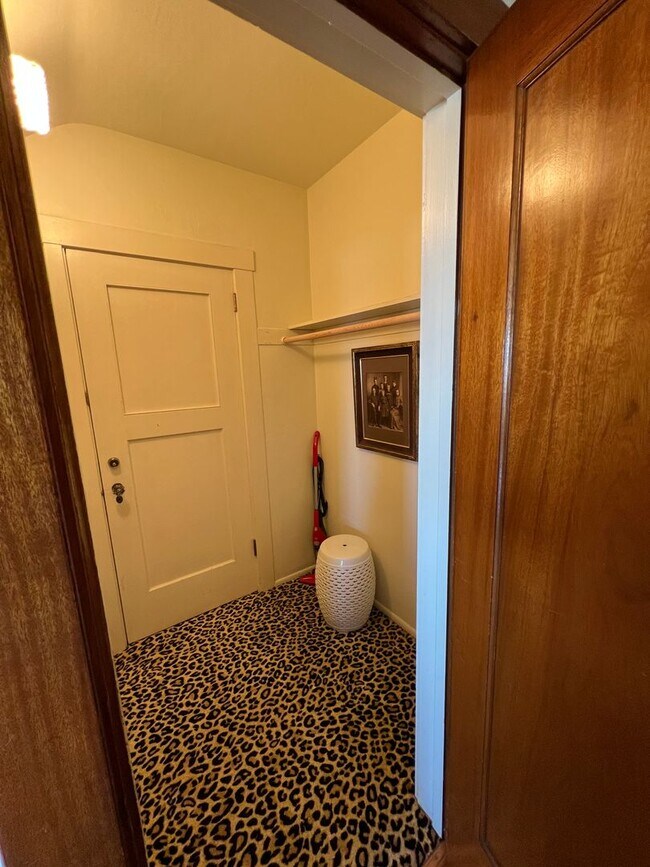 Building Photo - 189C-F-TL-CS