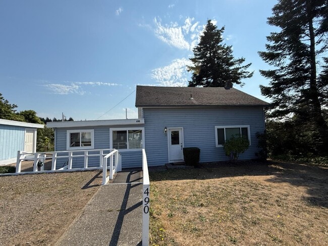 Building Photo - 490 5th Ave