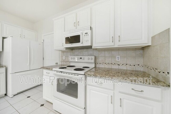 Building Photo - 15011 Santa Lucia Dr