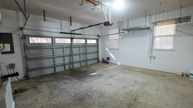 Building Photo - 3510 Gardenview Way