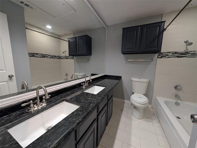 Building Photo - 12660 Hillcrest Rd