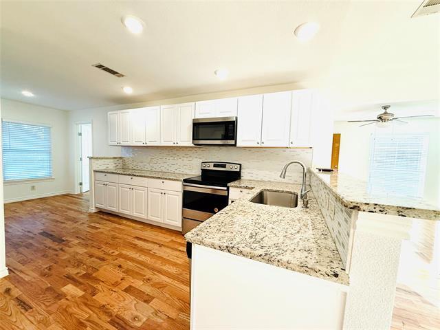 Building Photo - 632 Peggs St