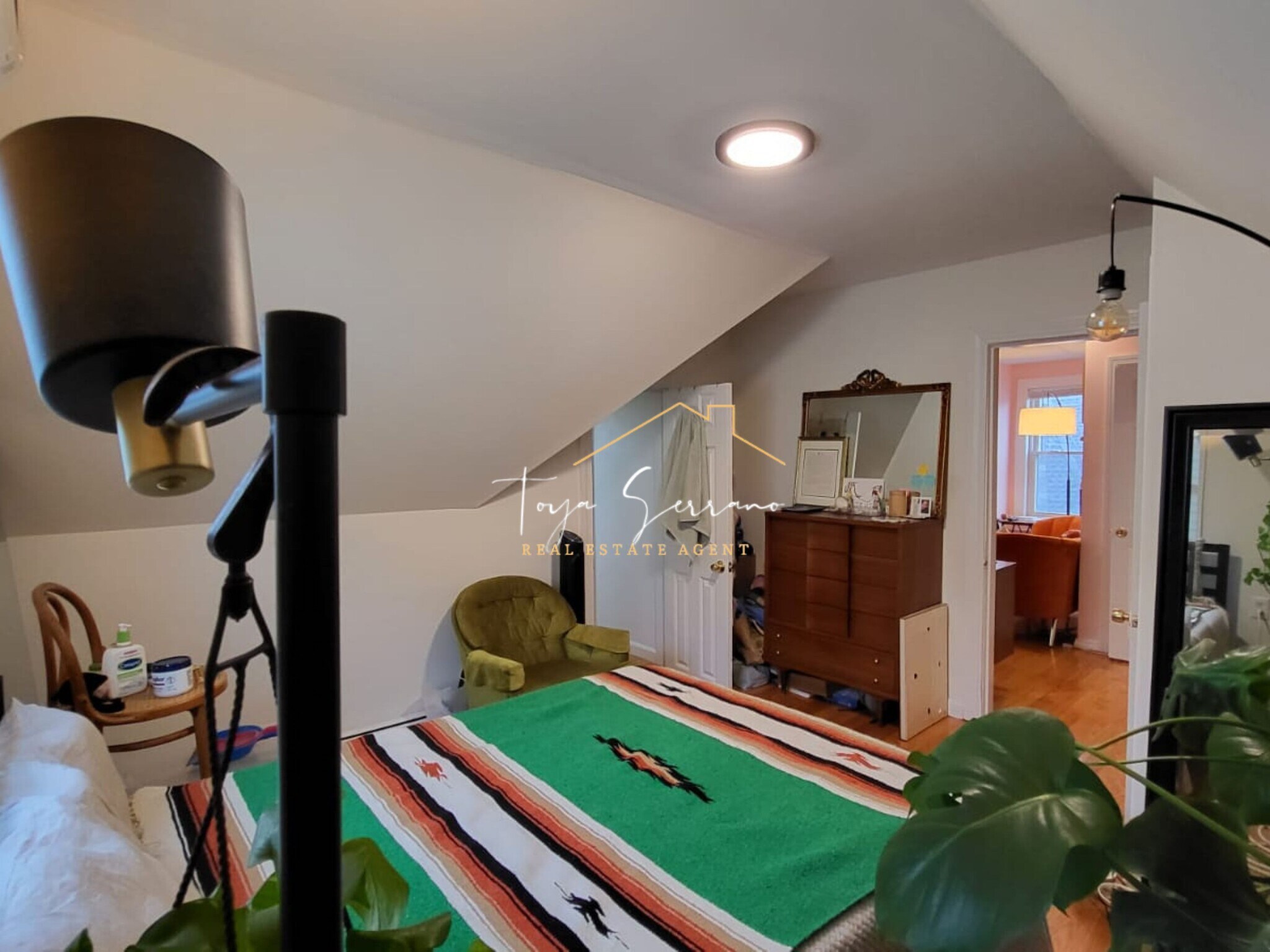 Building Photo - 648 Columbia Rd