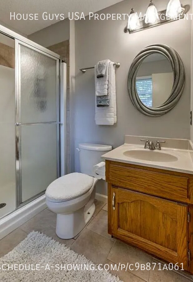 Building Photo - 420 SE Onyx Dr