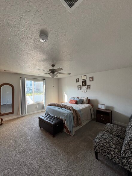 Building Photo - 489 W Andesite Ln