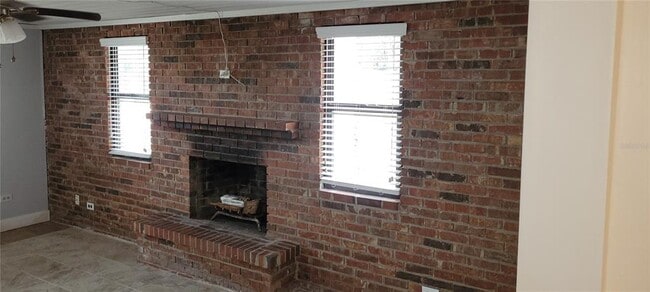 Building Photo - 814 Agnes Dr