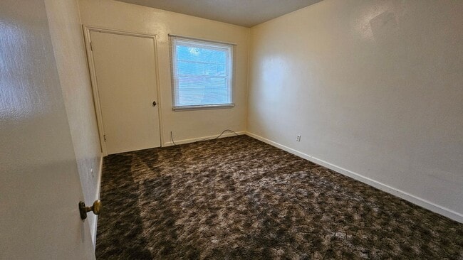 Building Photo - 3 Bed, 1 Bath House in Downtown Coeur d'Alene