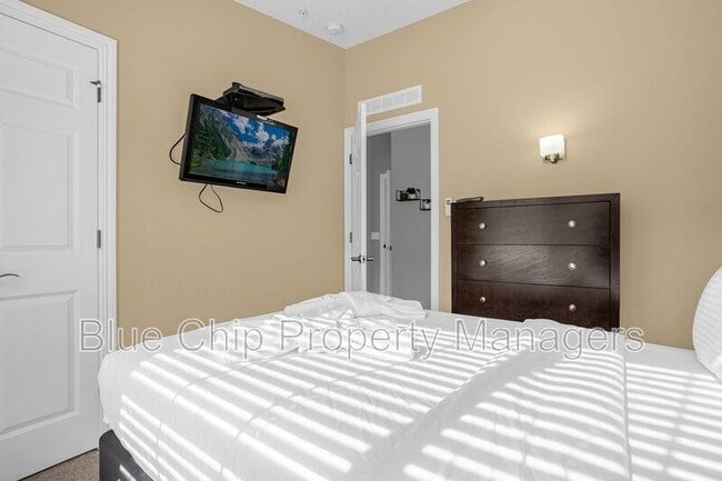 Building Photo - 14518 Damai Ln