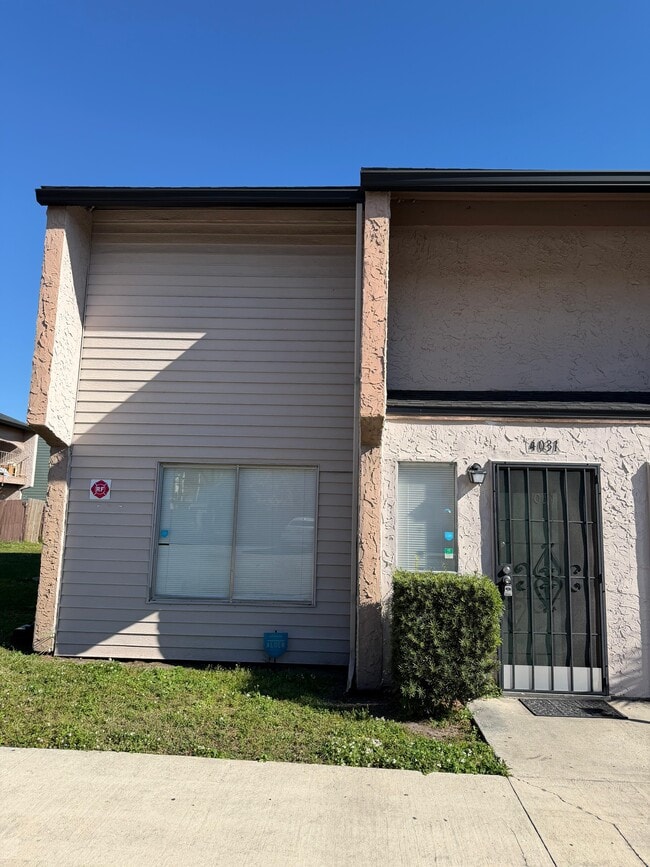 Building Photo - 4031 Norwich Rd