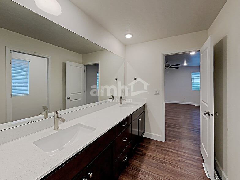 Building Photo - 9460 W Hiden Stream St