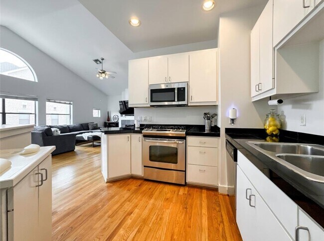 Building Photo - 3433 Rolgom Pl Ct