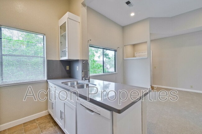 Building Photo - 1341 Meadow Ridge Cir