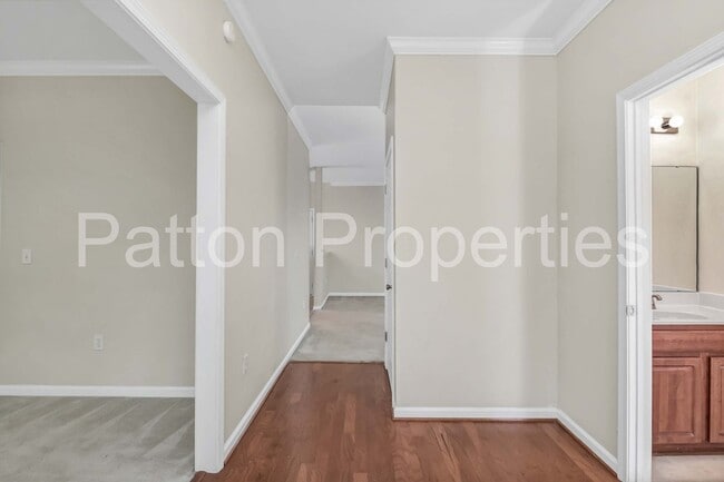 Building Photo - Rosewood Hills Home