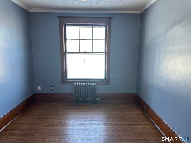 Building Photo - 184 S Main St