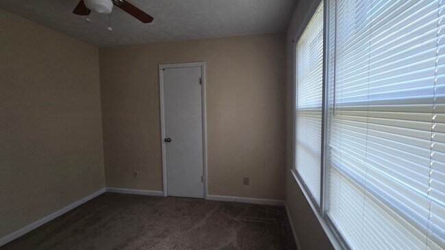 Building Photo - 6615 Keeler Dr