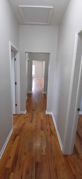 Building Photo - 3614 W McLean Ave