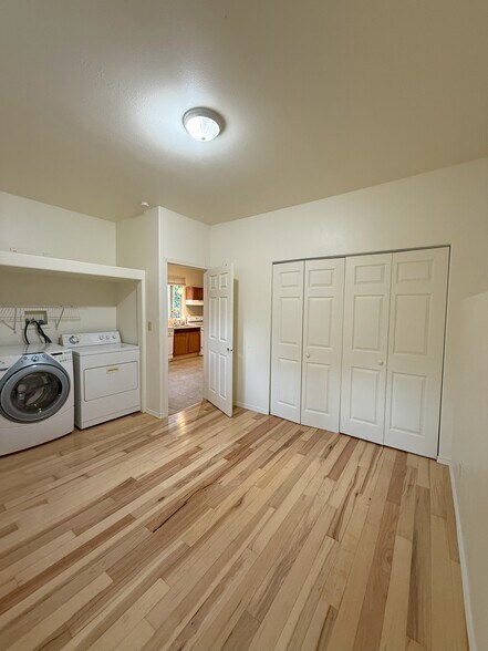 Building Photo - 11425 Juanita Dr NE