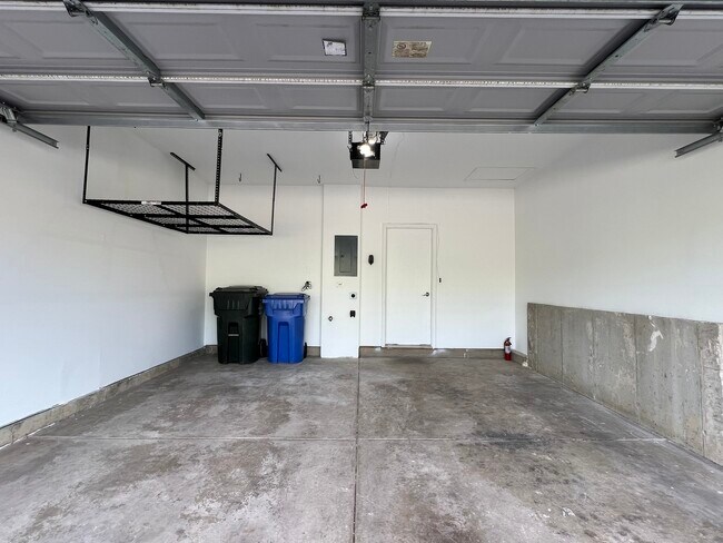 Building Photo - 3413 Blue Ridge Dr