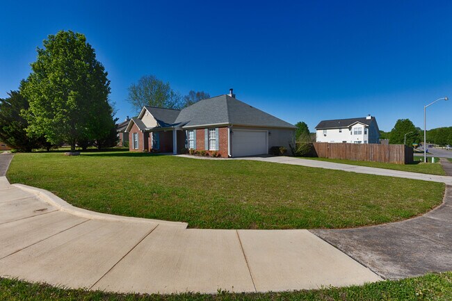 Building Photo - 5981 Vinemont Dr NW
