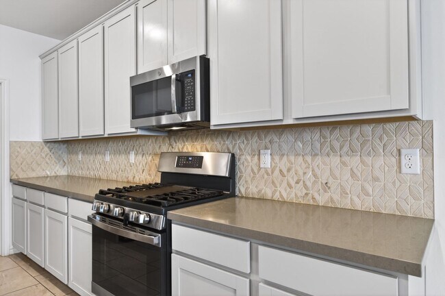 Building Photo - THIS is the HOME you have been waiting for!