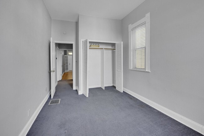 Building Photo - $2,495, 2-bed, 1-bath Victorian in the hea...