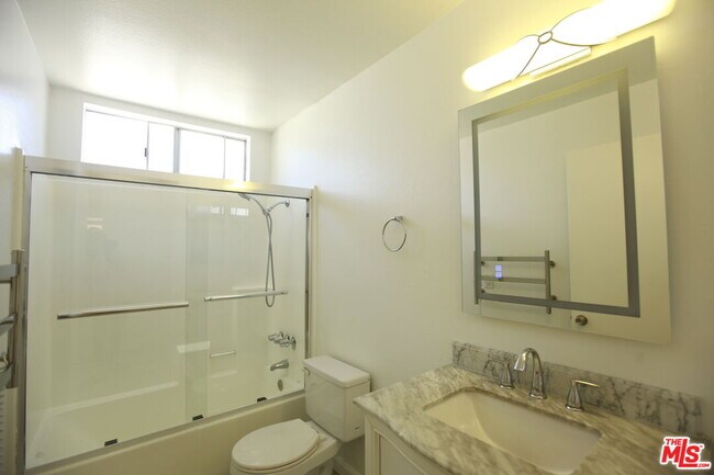 Building Photo - 833 Orange Grove Ave