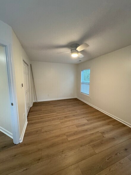 Building Photo - 4485 Ocean View Ave