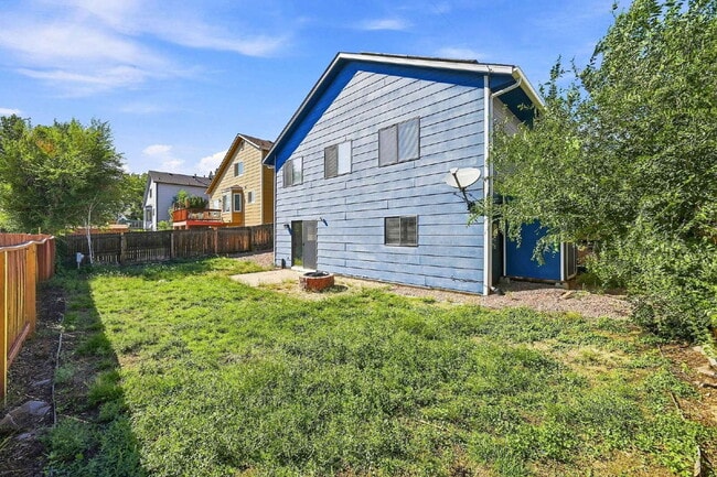 Building Photo - $2,300.95 with $300 Off the First Month's Rent - 3 Beds, 3 Bath, Single Family Home with Solar Pa...