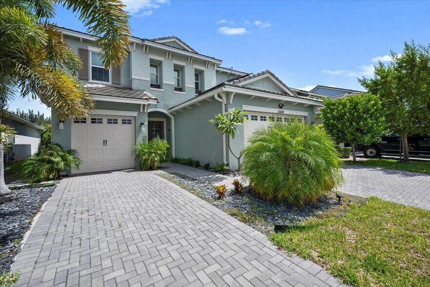 Building Photo - 15406 Goldfinch Cir