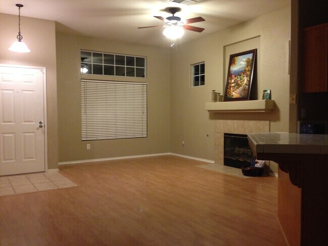 Building Photo - Beautiful Home Call 834-4202