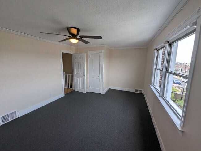 Building Photo - Updated Home - Northeast Philadelphia