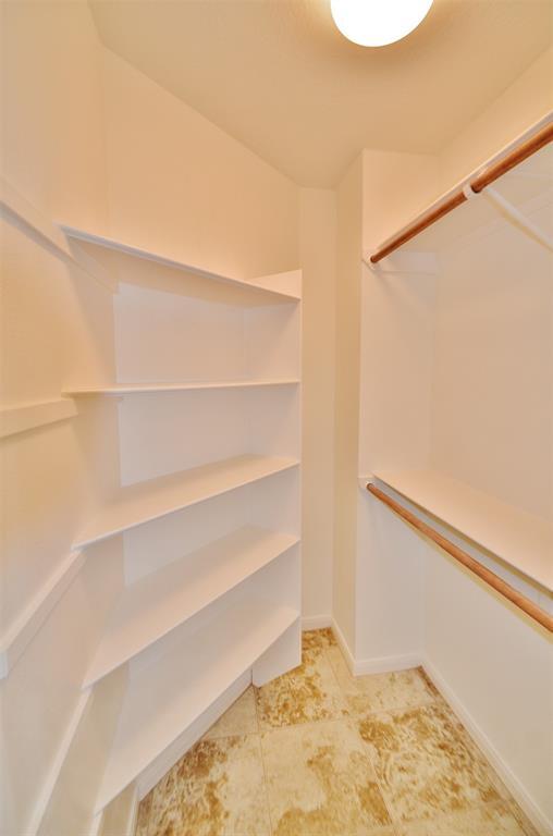 Building Photo - 10 Cypress Bayou Ct