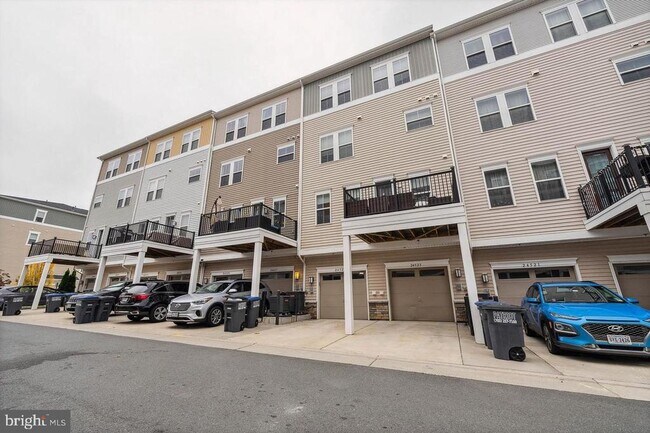 Building Photo - 24525 Glenville Grv Ter